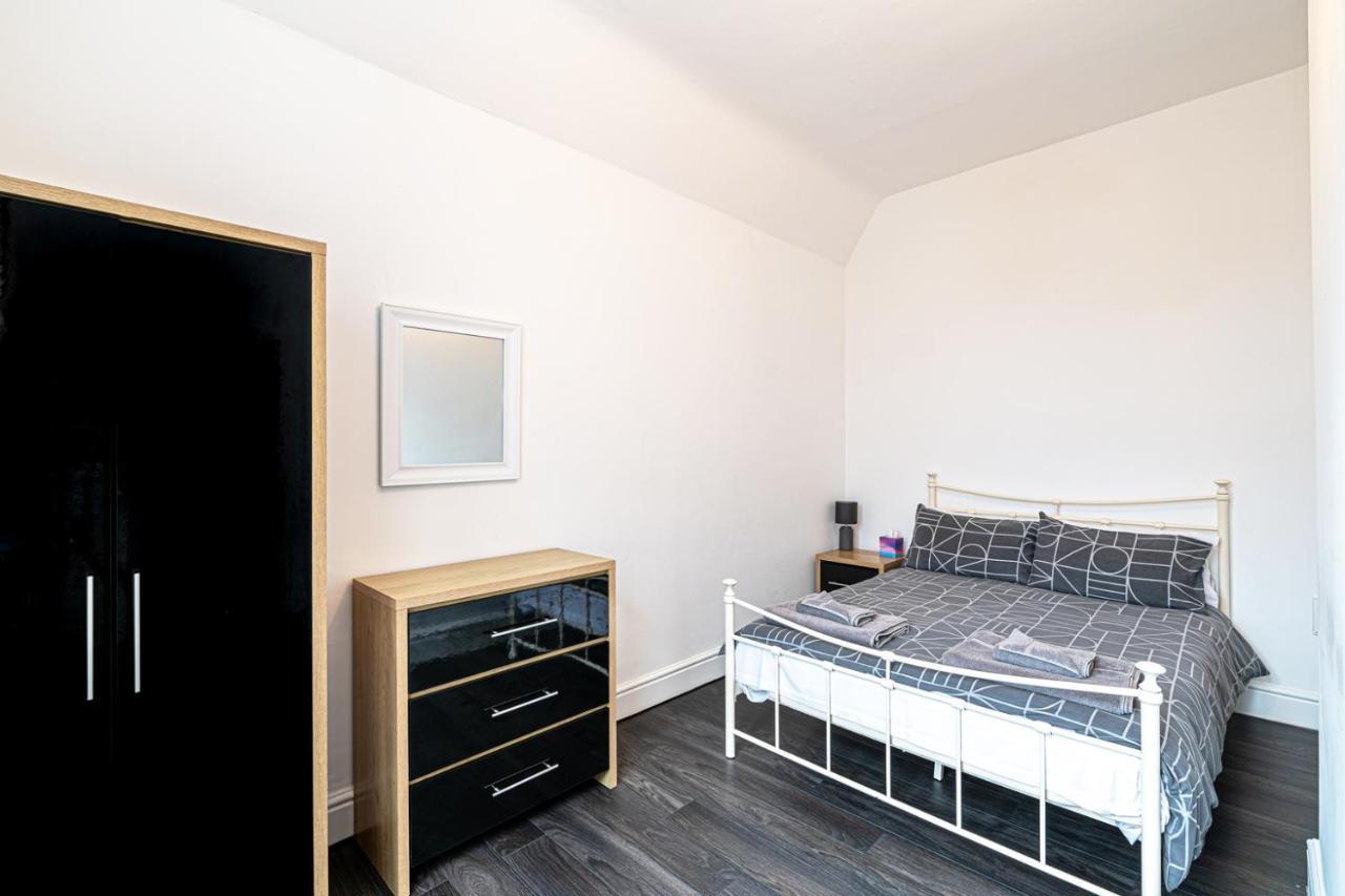 Two Bedroom Holiday Apartment Colwyn Bay Dış mekan fotoğraf