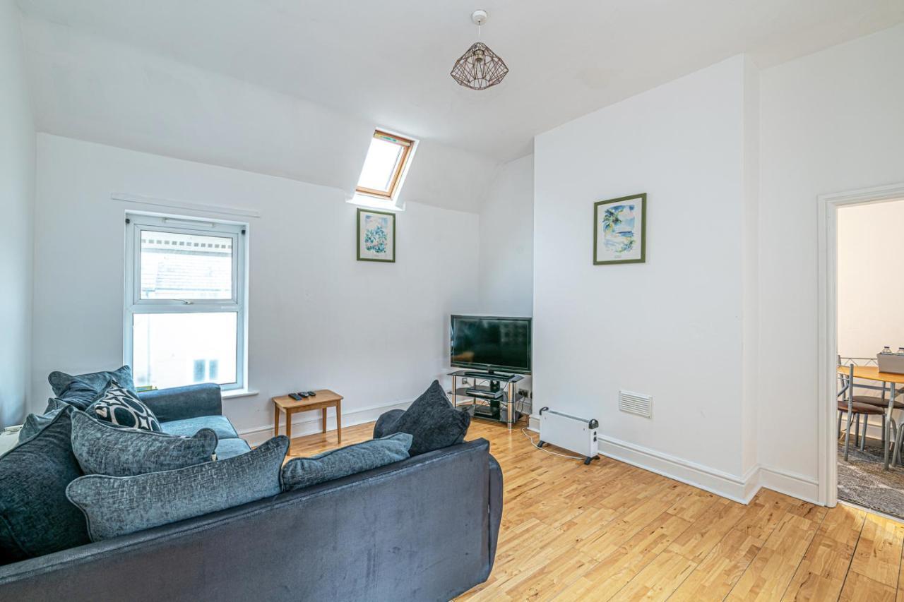 Two Bedroom Holiday Apartment Colwyn Bay Dış mekan fotoğraf